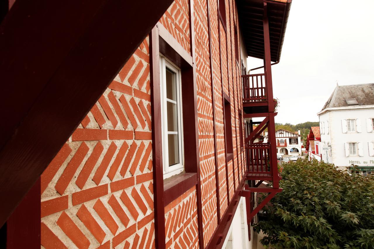 Hotel-Restaurant De La Paix Saint-Palais  Εξωτερικό φωτογραφία