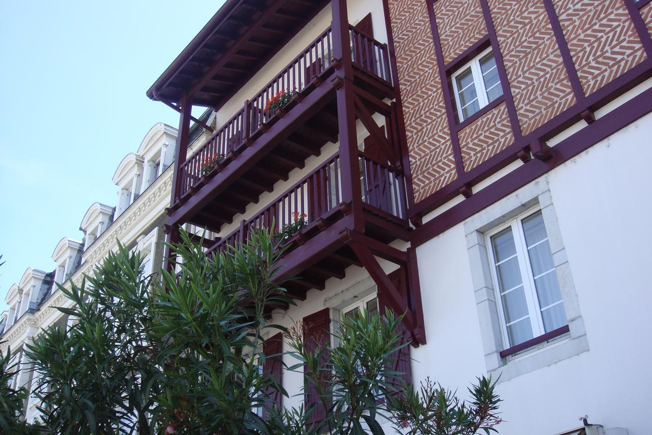 Hotel-Restaurant De La Paix Saint-Palais  Εξωτερικό φωτογραφία